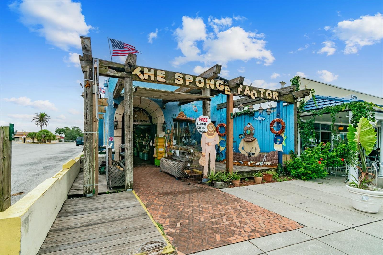 FOREST HILLS - Residential Lease