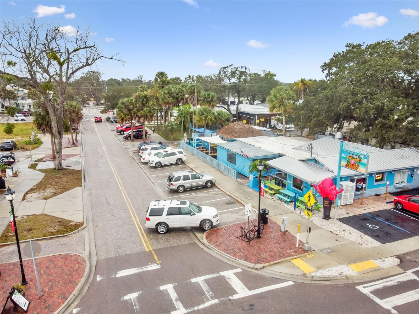 FOREST HILLS - Residential Lease