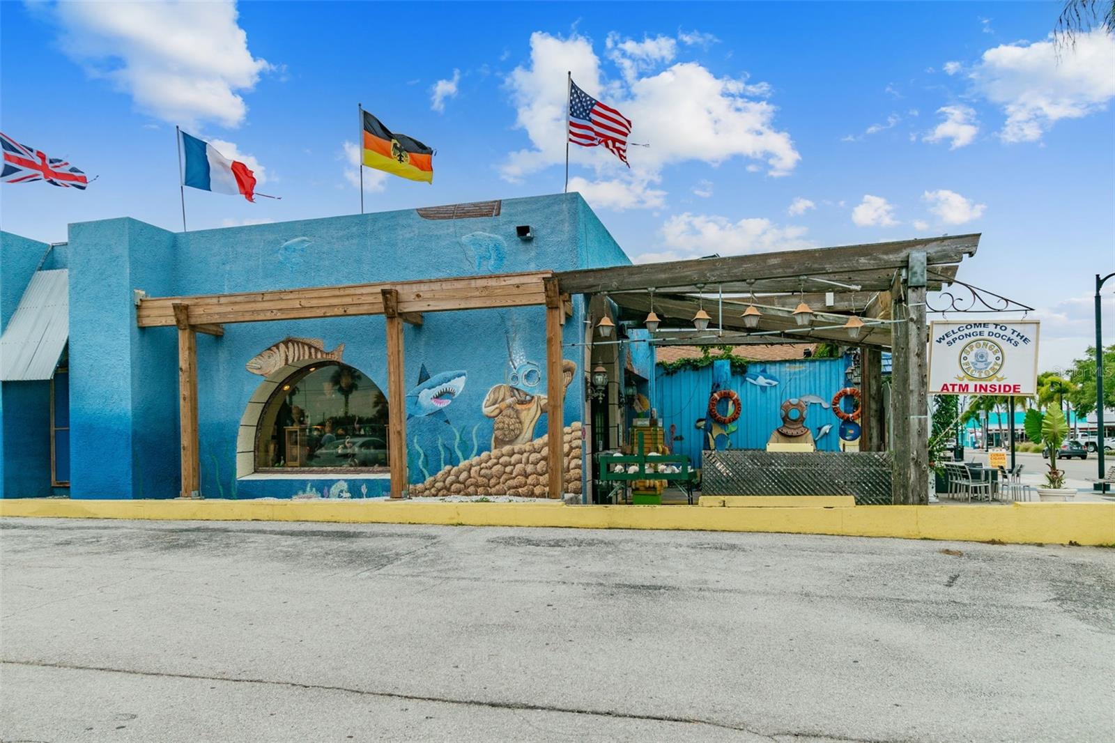 FOREST HILLS - Residential Lease