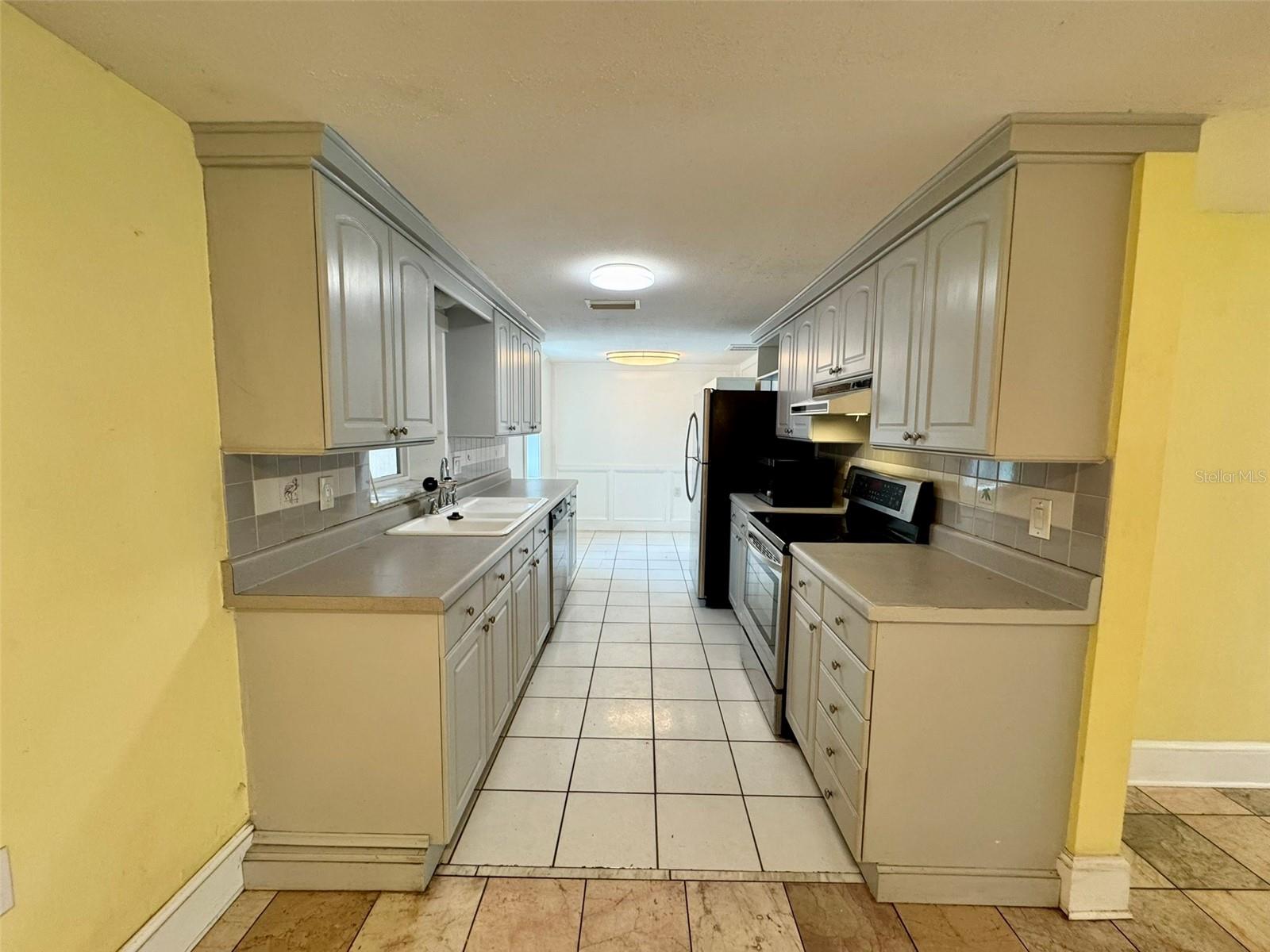 FOREST HILLS - Residential Lease