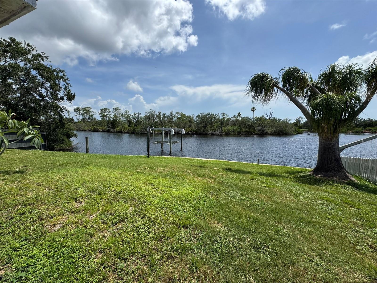 FOREST HILLS - Residential Lease