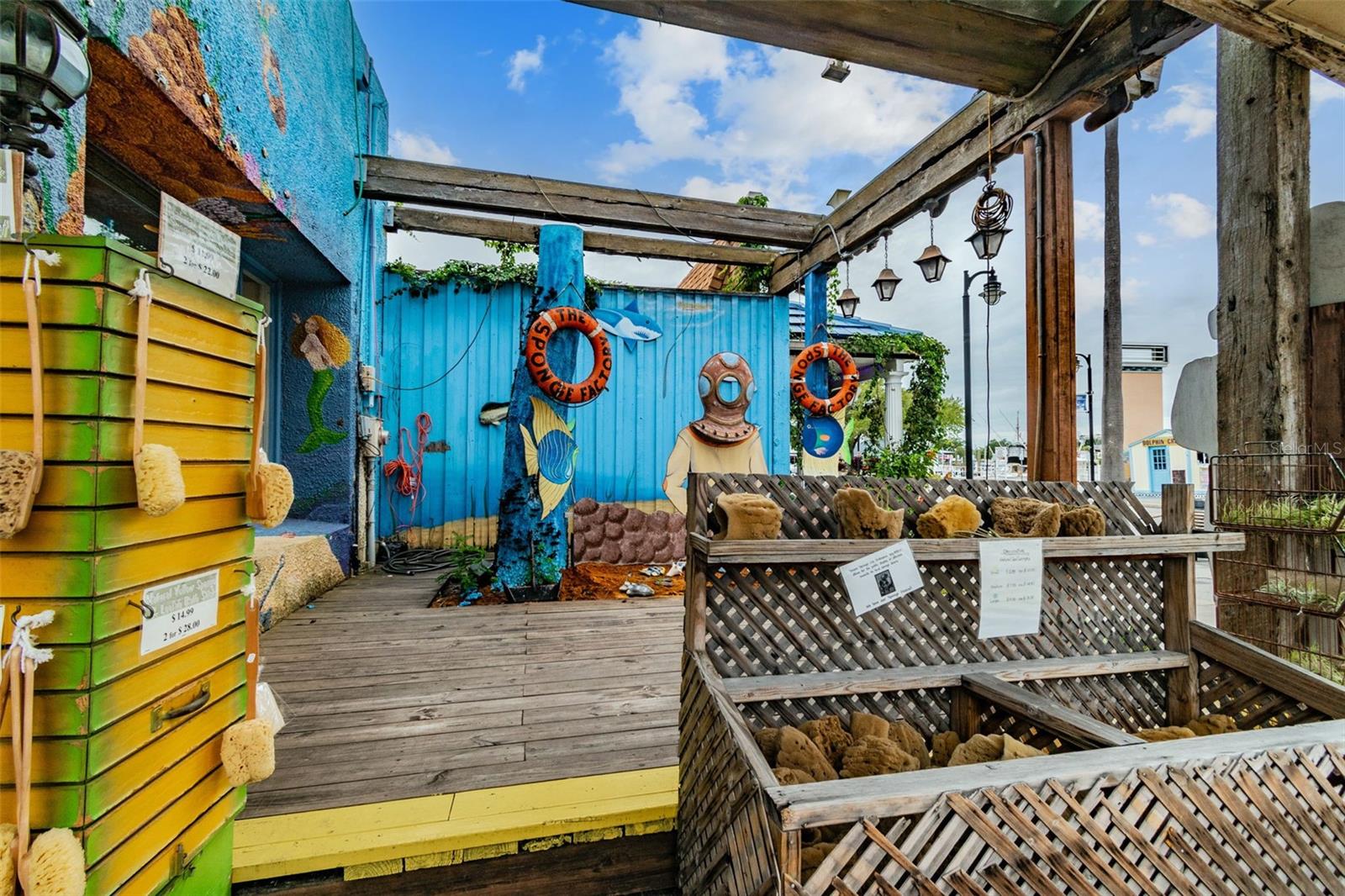 FOREST HILLS - Residential Lease