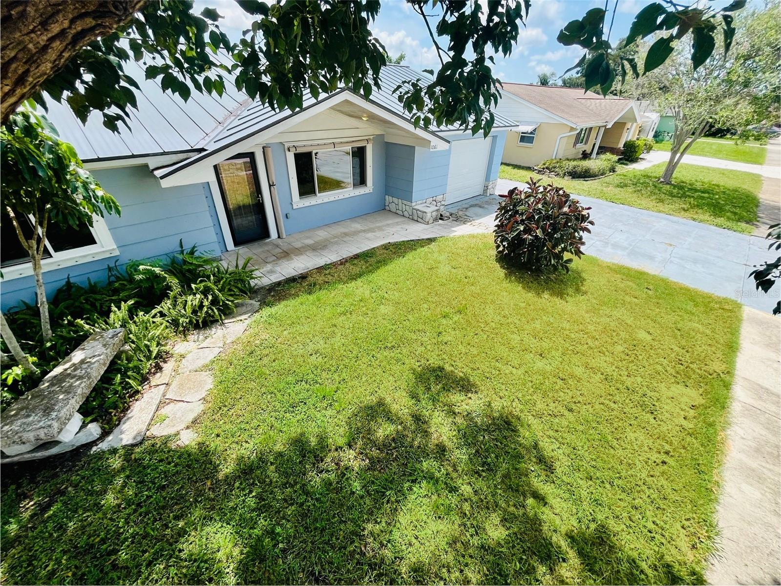 FOREST HILLS - Residential Lease