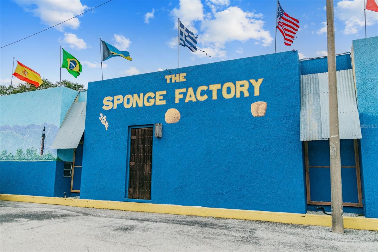 FOREST HILLS - Residential Lease