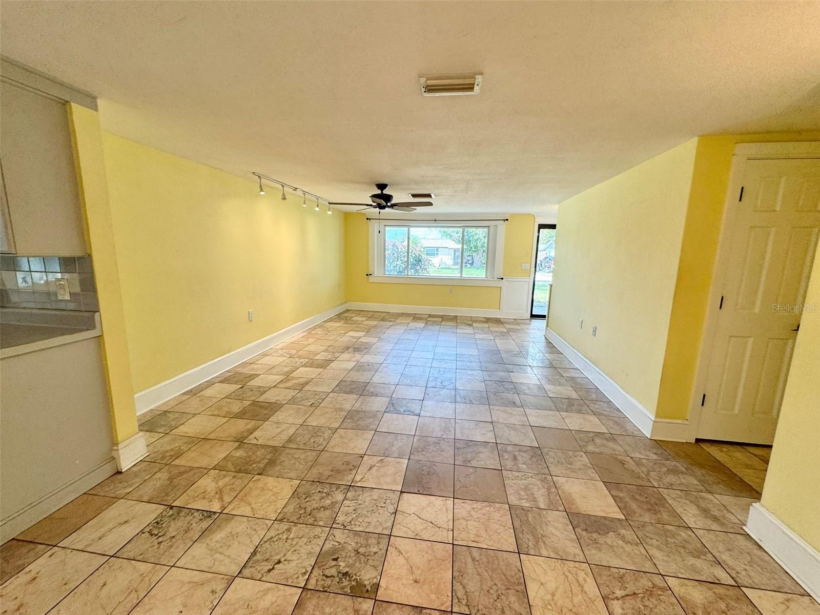 FOREST HILLS - Residential Lease