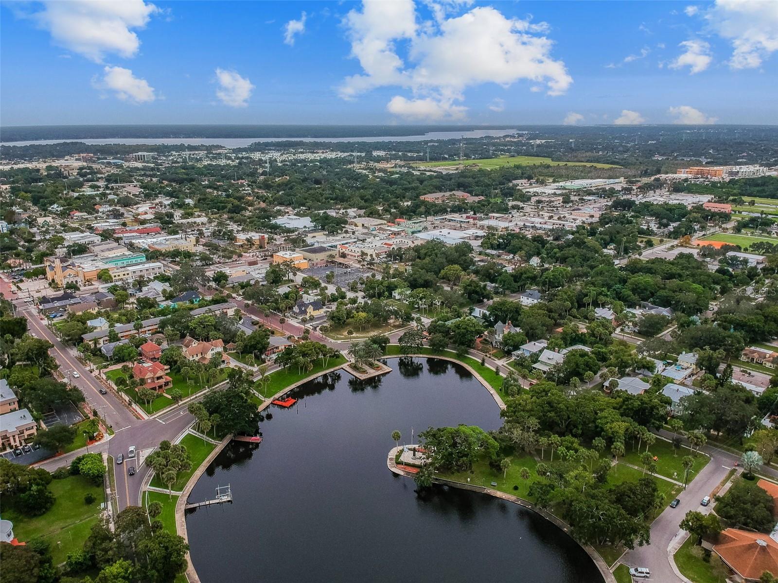 FOREST HILLS - Residential Lease