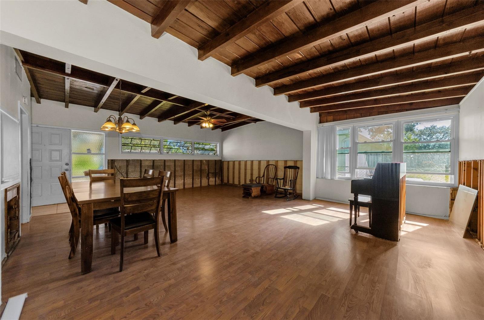 HARBOR VIEW VILLAS - Residential