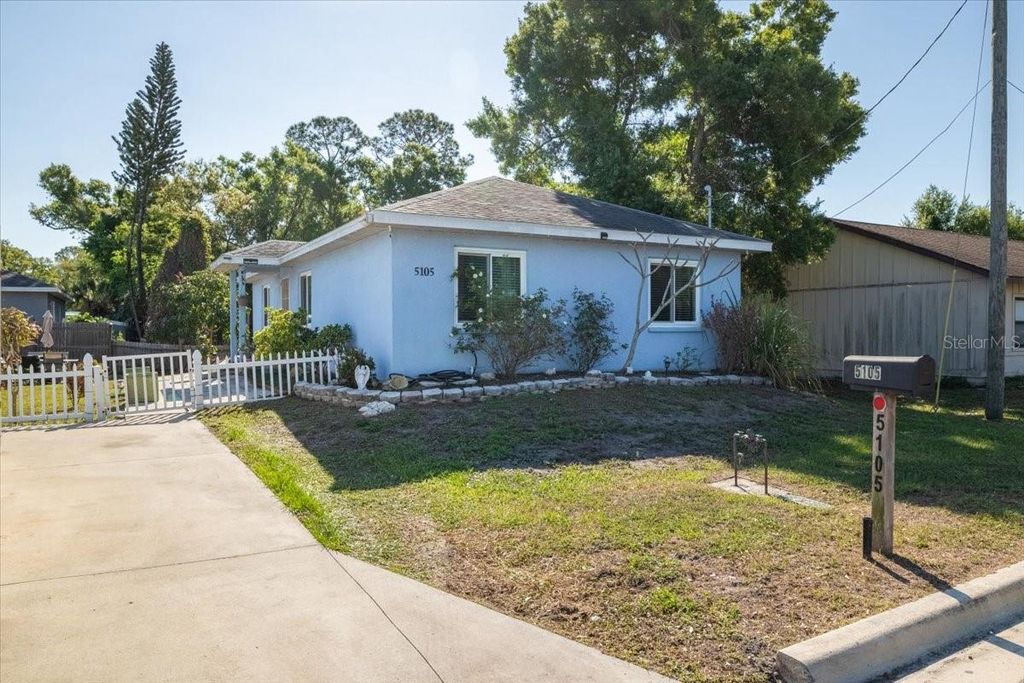 Photo of 5105 15th Street Court E, Bradenton, FL 34208 (MLS # A4687989)