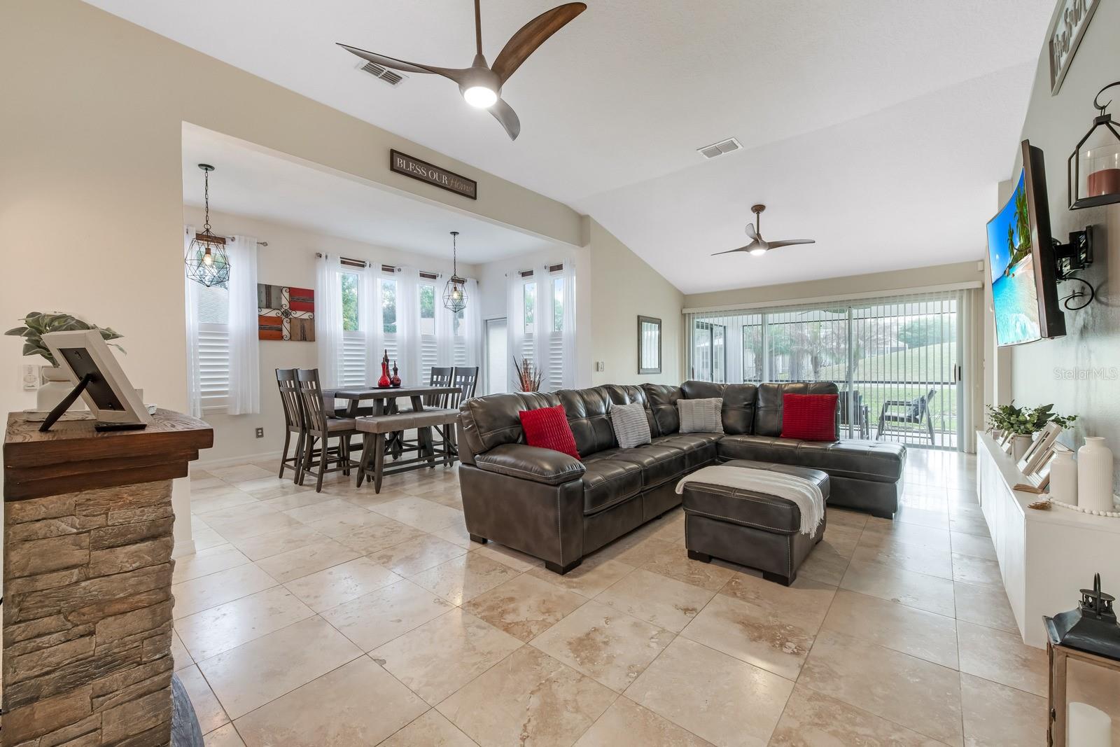 MOUNT DORA COUNTRY CLUB MOUNT DORA UNIT 03 - Residential