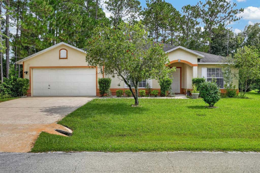 Photo of 25 Rymshaw Drive, Palm Coast, FL 32164 (MLS # V4950963)
