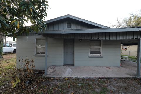 Photo of 608 Dr Martin Luther King Street, Dundee, FL 33838 (MLS # L4959644)