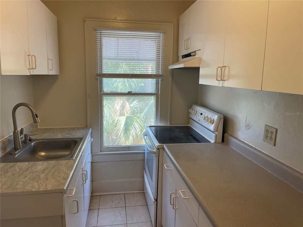 Photo of 1006 Drew St, Clearwater, FL 33755 (MLS # TB8505356)
