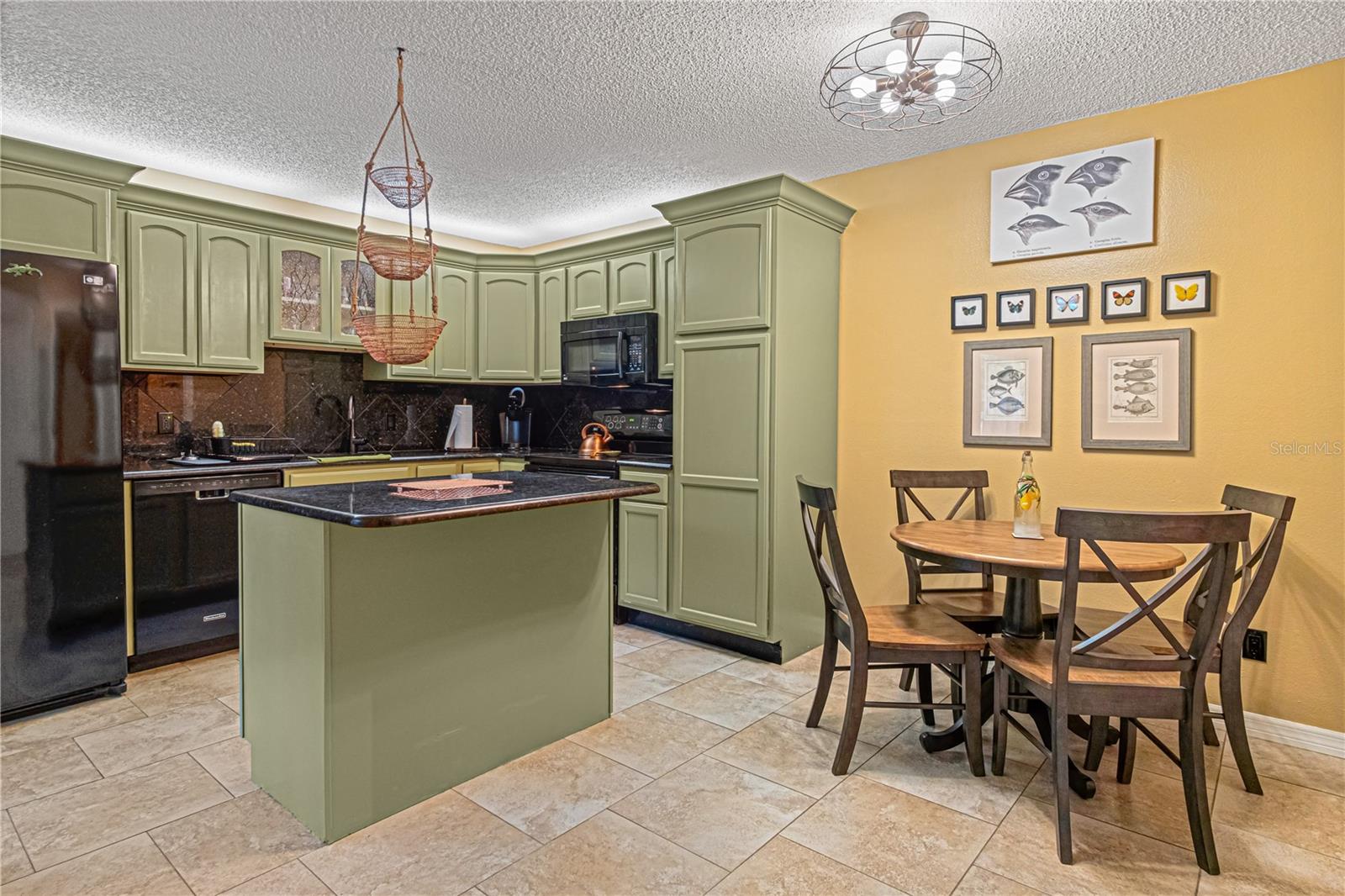 CEDAR DUNES CONDO PH 01-05 - Residential Lease