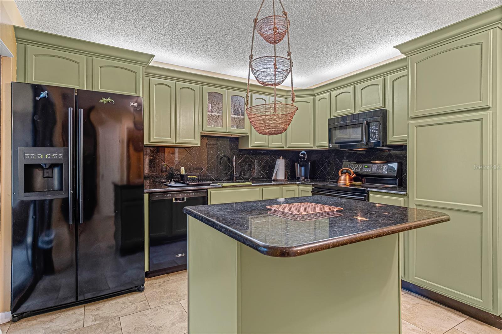 CEDAR DUNES CONDO PH 01-05 - Residential Lease