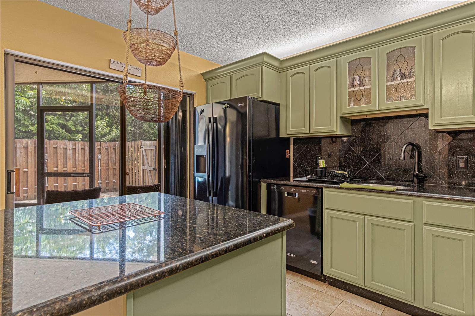 CEDAR DUNES CONDO PH 01-05 - Residential Lease
