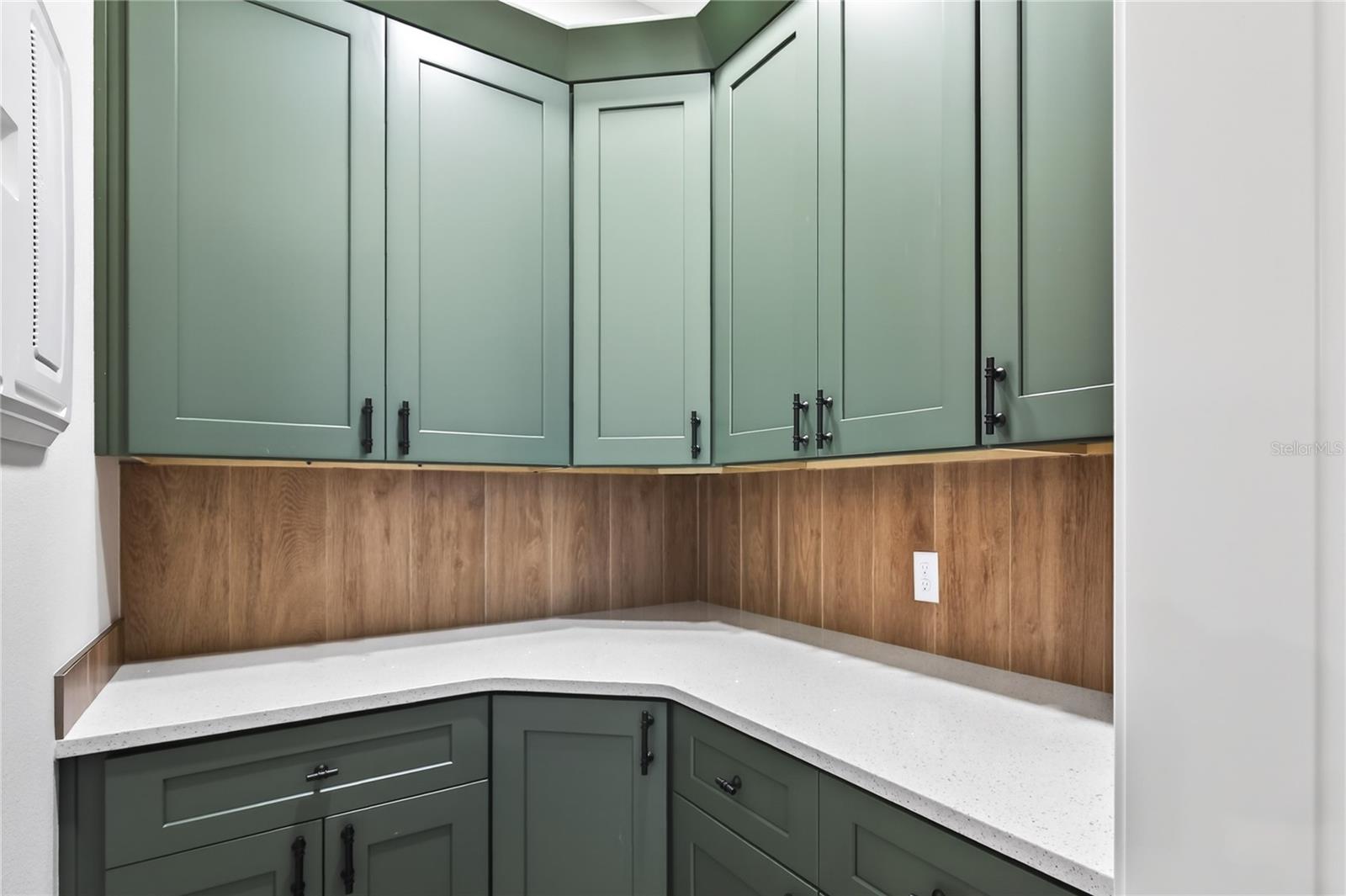 SHORELINE RANCH - Residential