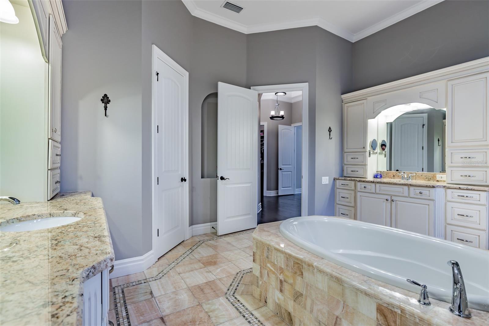 FISHHAWK RANCH TOWNCENTER PHAS - Residential