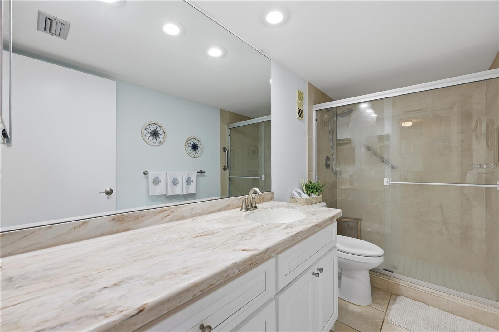 HARBOUR THE CONDO - Residential