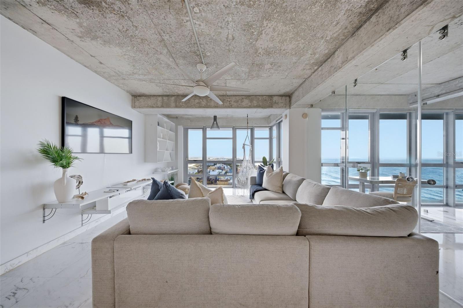 404 AVENIDA DE LA CONSTITUCIÓN PH 2408