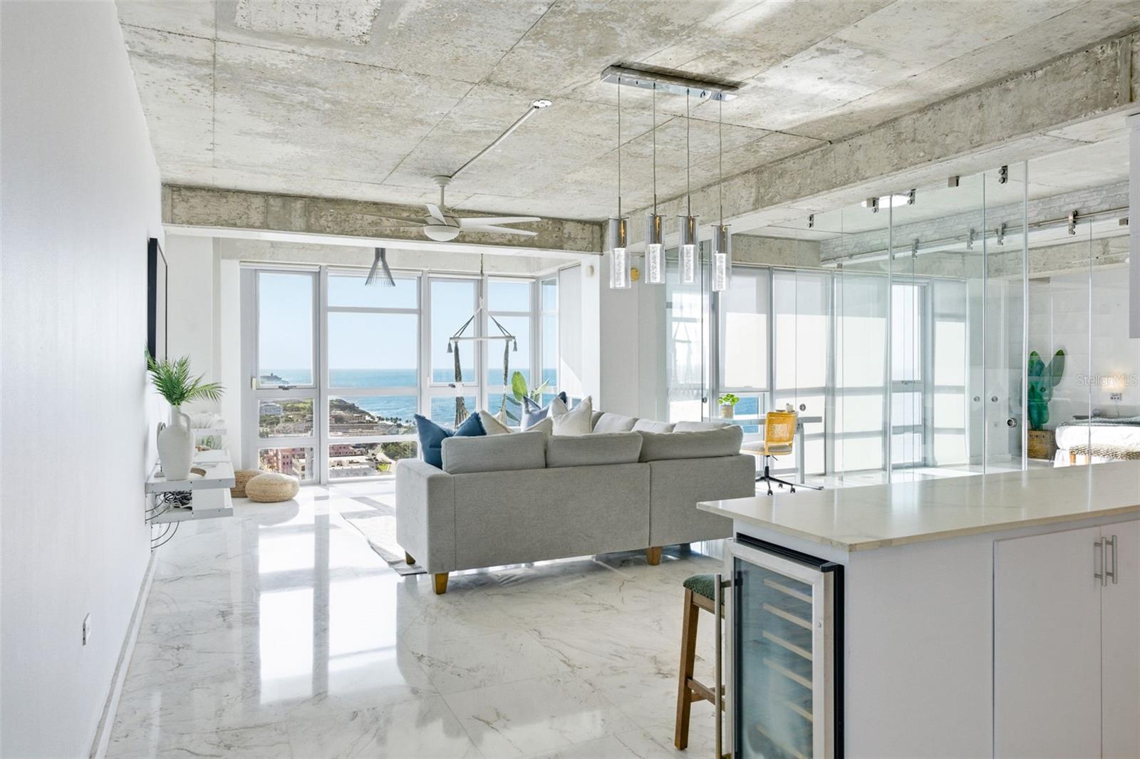 404 AVENIDA DE LA CONSTITUCIÓN PH 2408