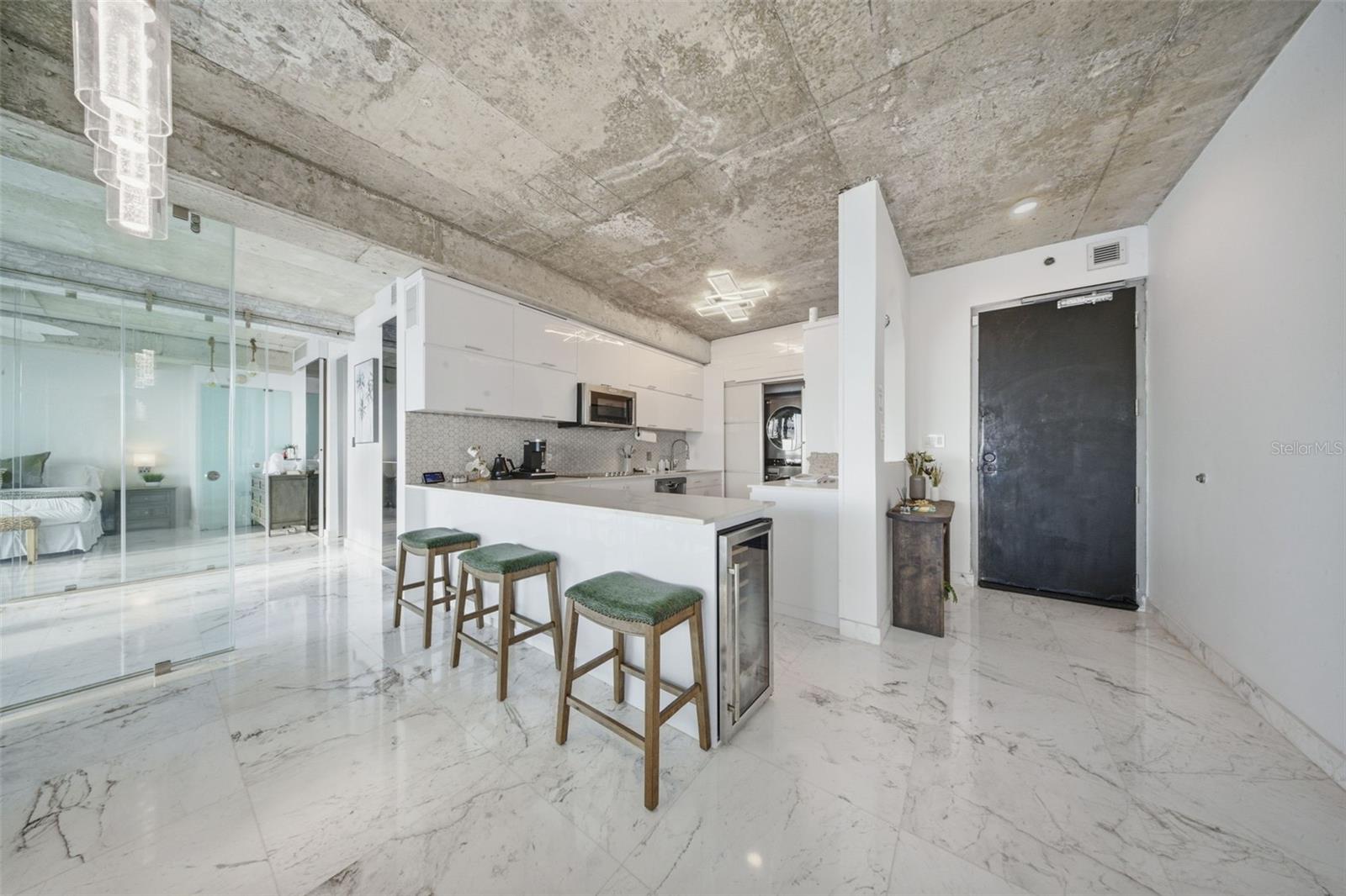 ATLANTIS CONDOMINIUM - Residential