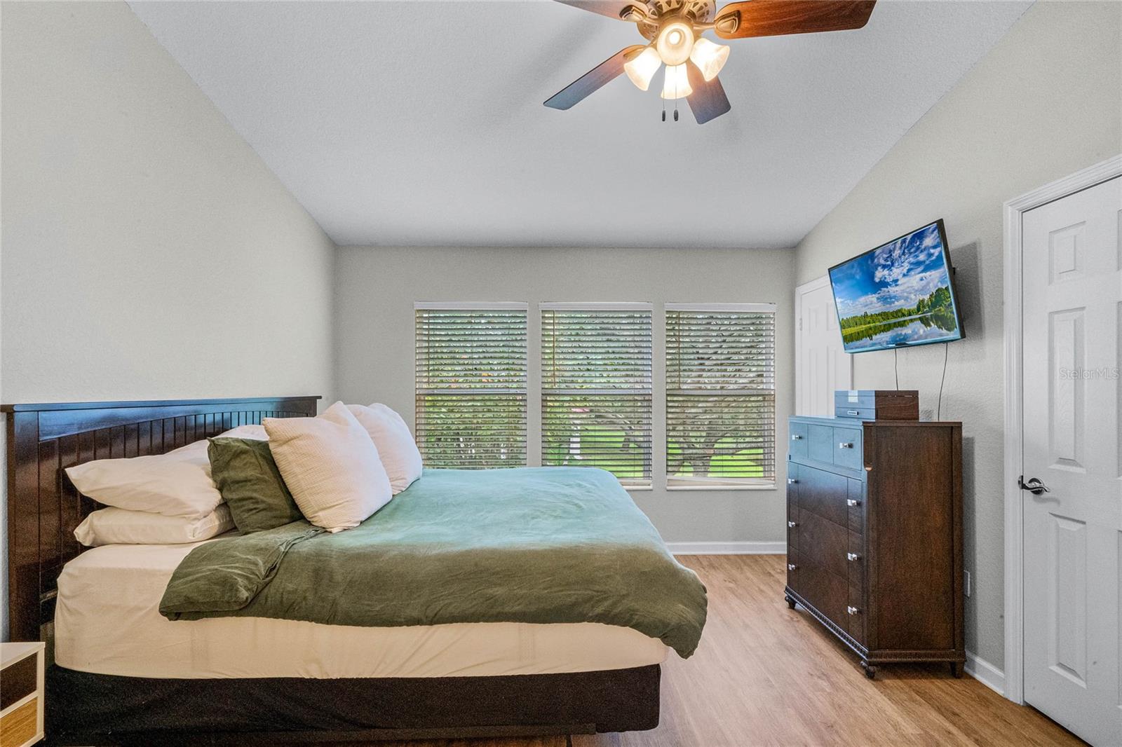 REGENCY OAKS UNIT ONE - Residential