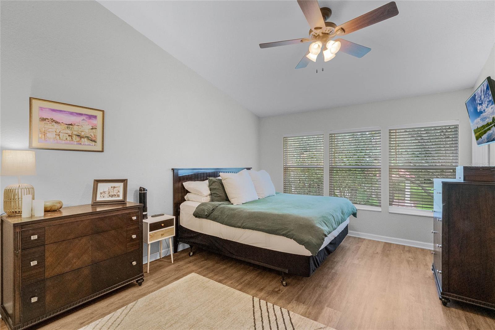 REGENCY OAKS UNIT ONE - Residential