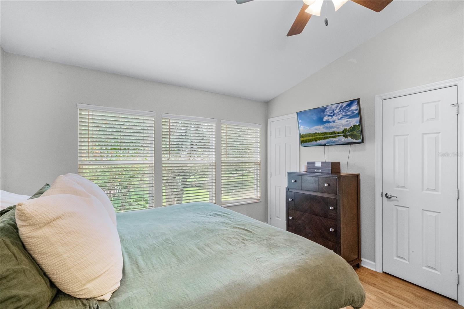 REGENCY OAKS UNIT ONE - Residential