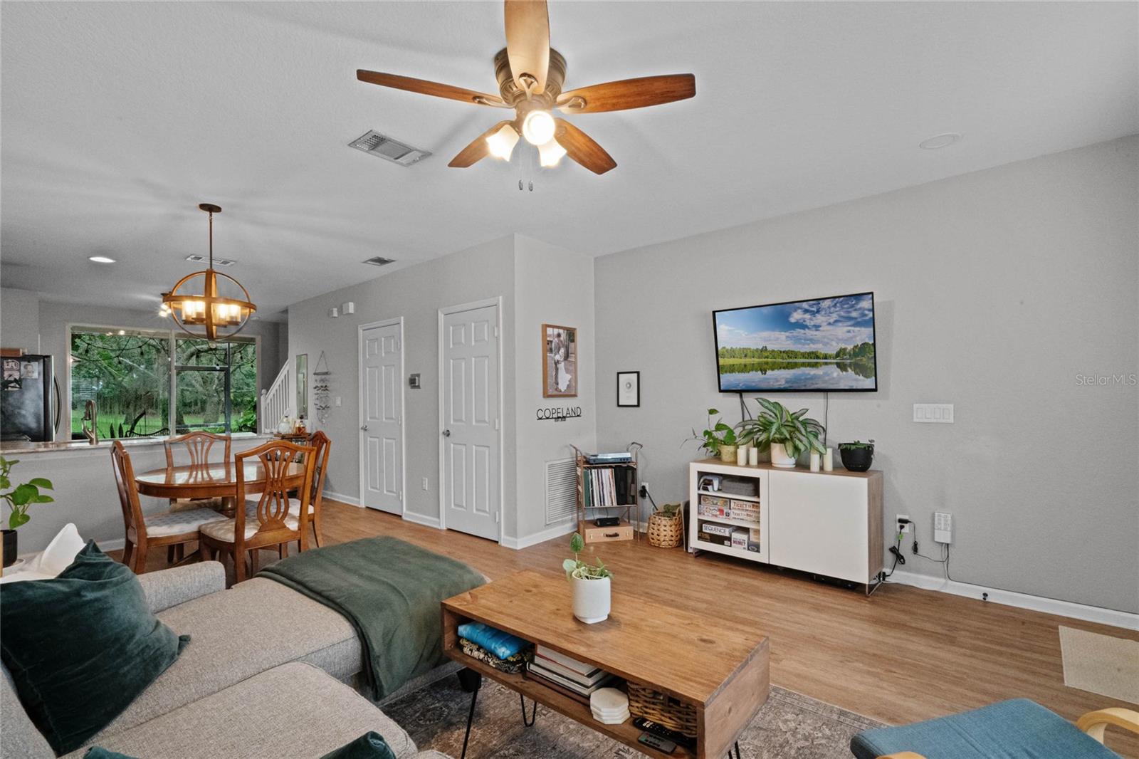 REGENCY OAKS UNIT ONE - Residential
