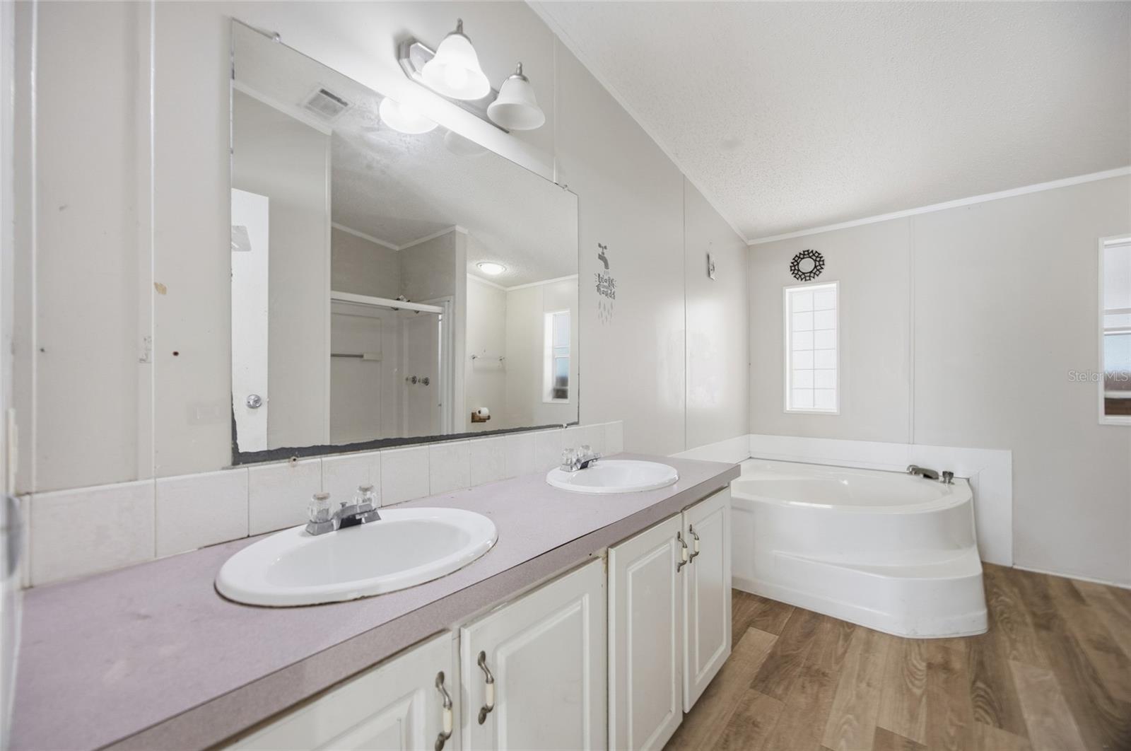 PIONEER TRAILS PH 02 - Residential