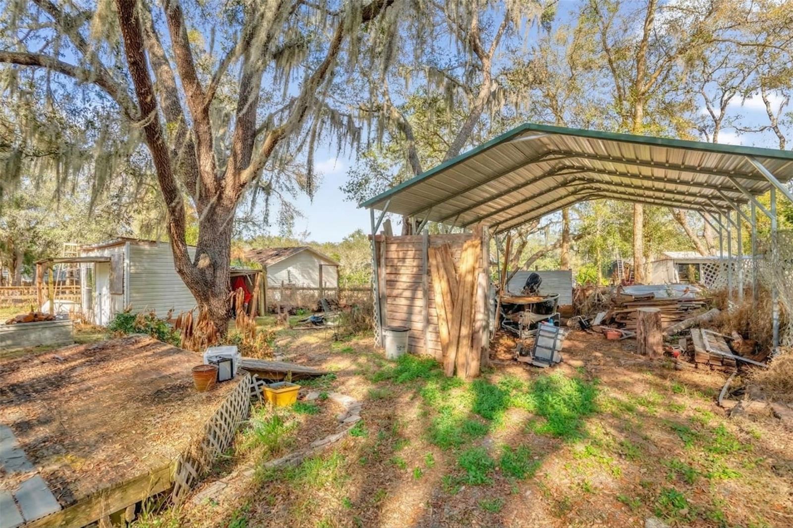 CARLTON VILLAGE - Residential