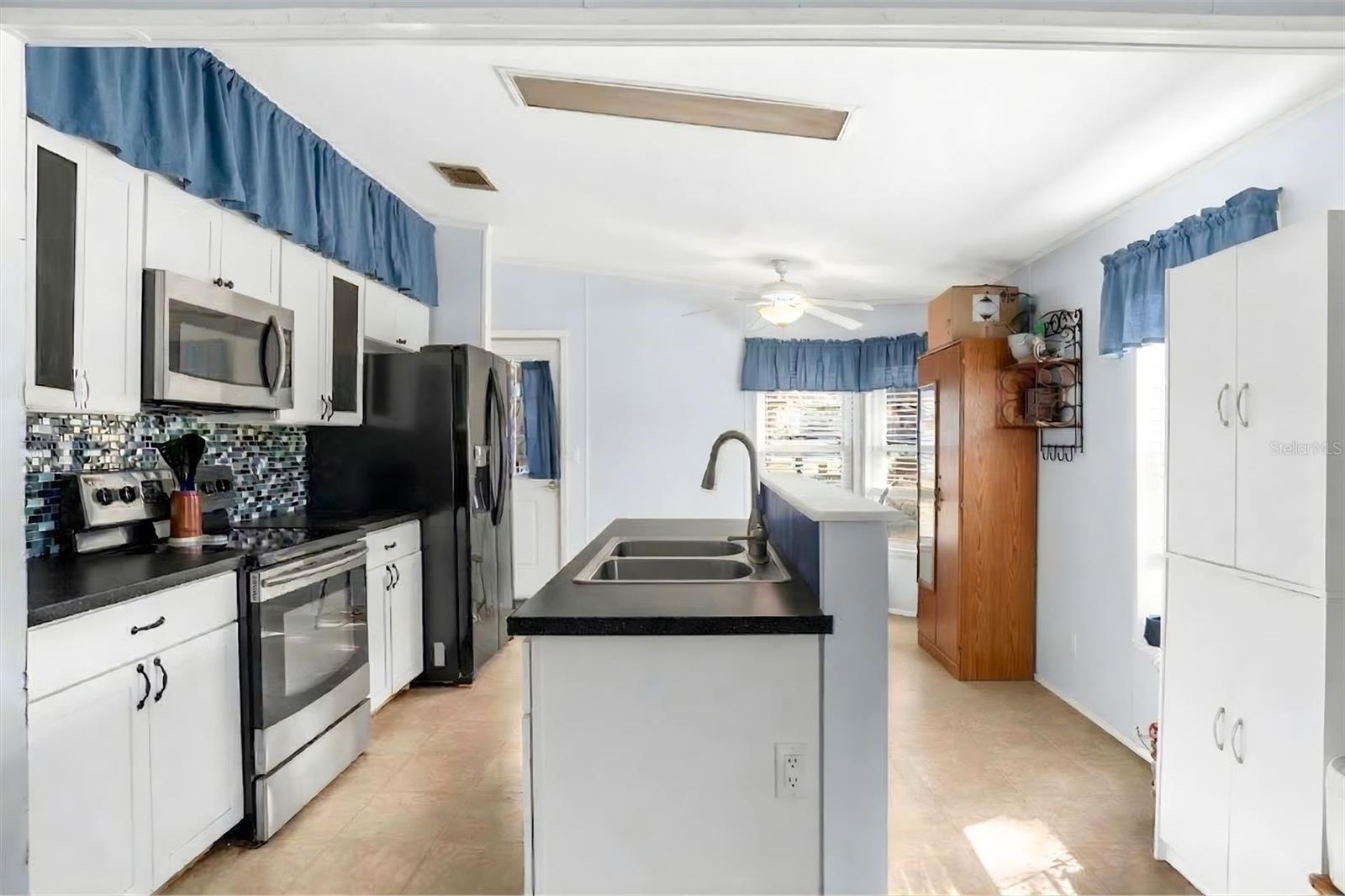 CARLTON VILLAGE - Residential