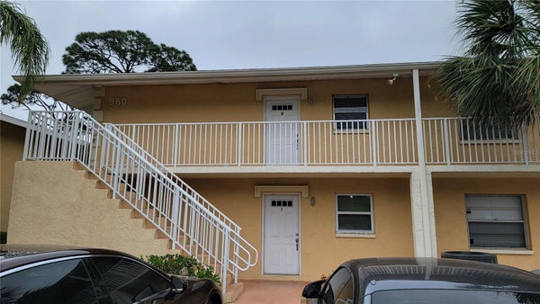 960 LA COSTA CIR UNIT 2, SARASOTA, FL 34237 - Image 61a04e649ed4ea1ca6e8c8ac9f3ff0e2/4205480005