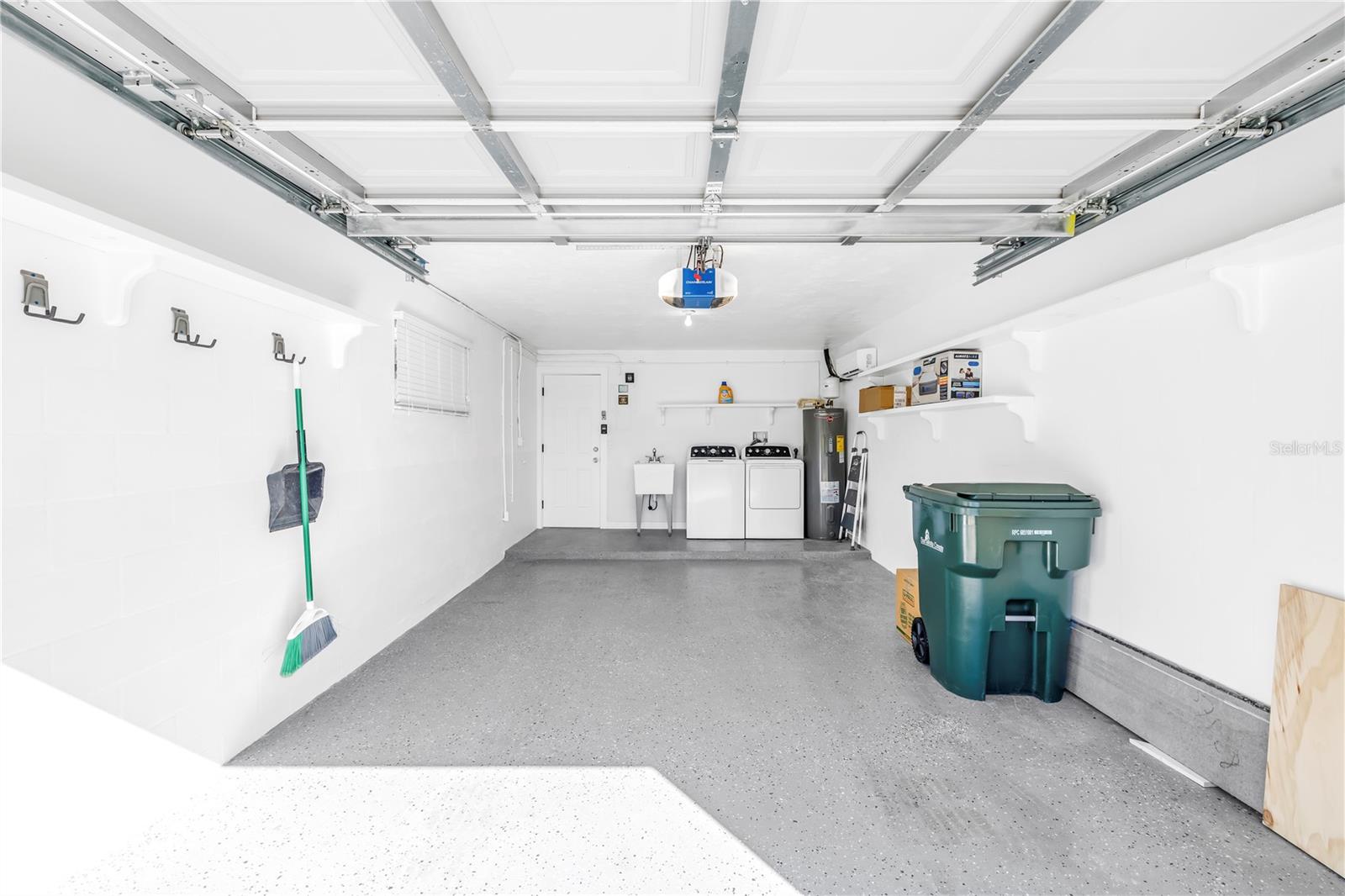 WHISPERING SANDS SEC 5 - Residential