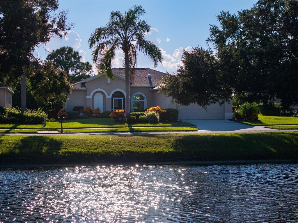 Photo of 414 Londonderry Drive, Sarasota, FL 34240 (MLS # A4707161)