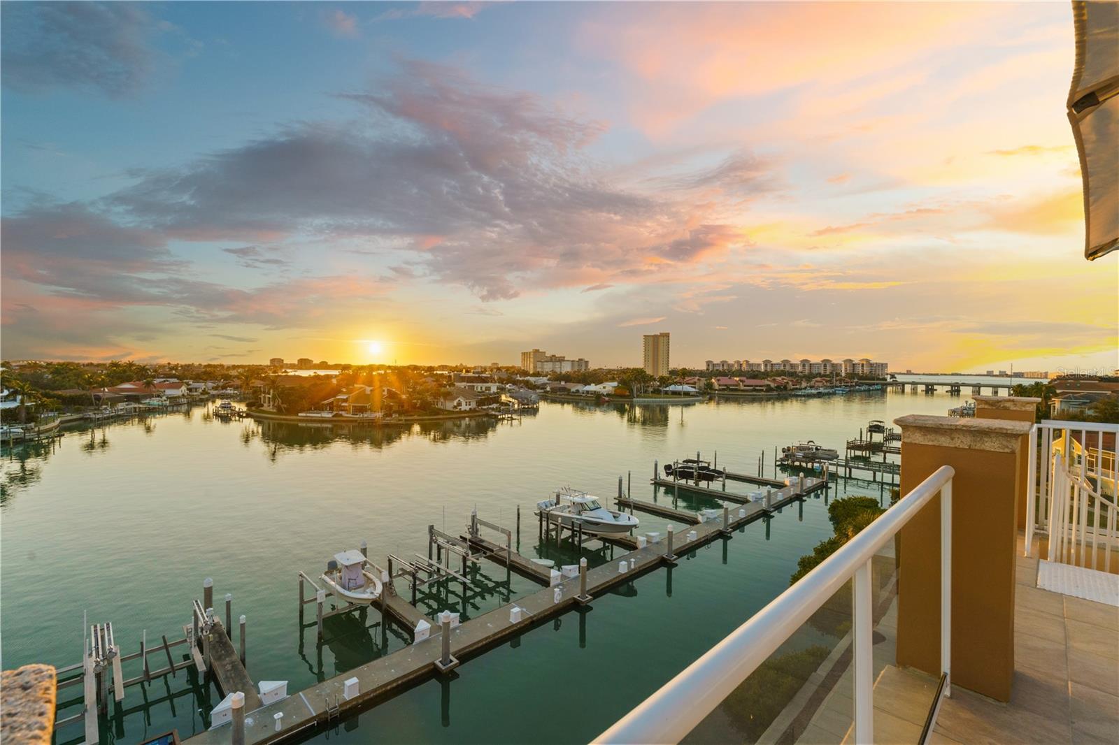 POINTE AT MARINA BAY CONDO THE - Residential