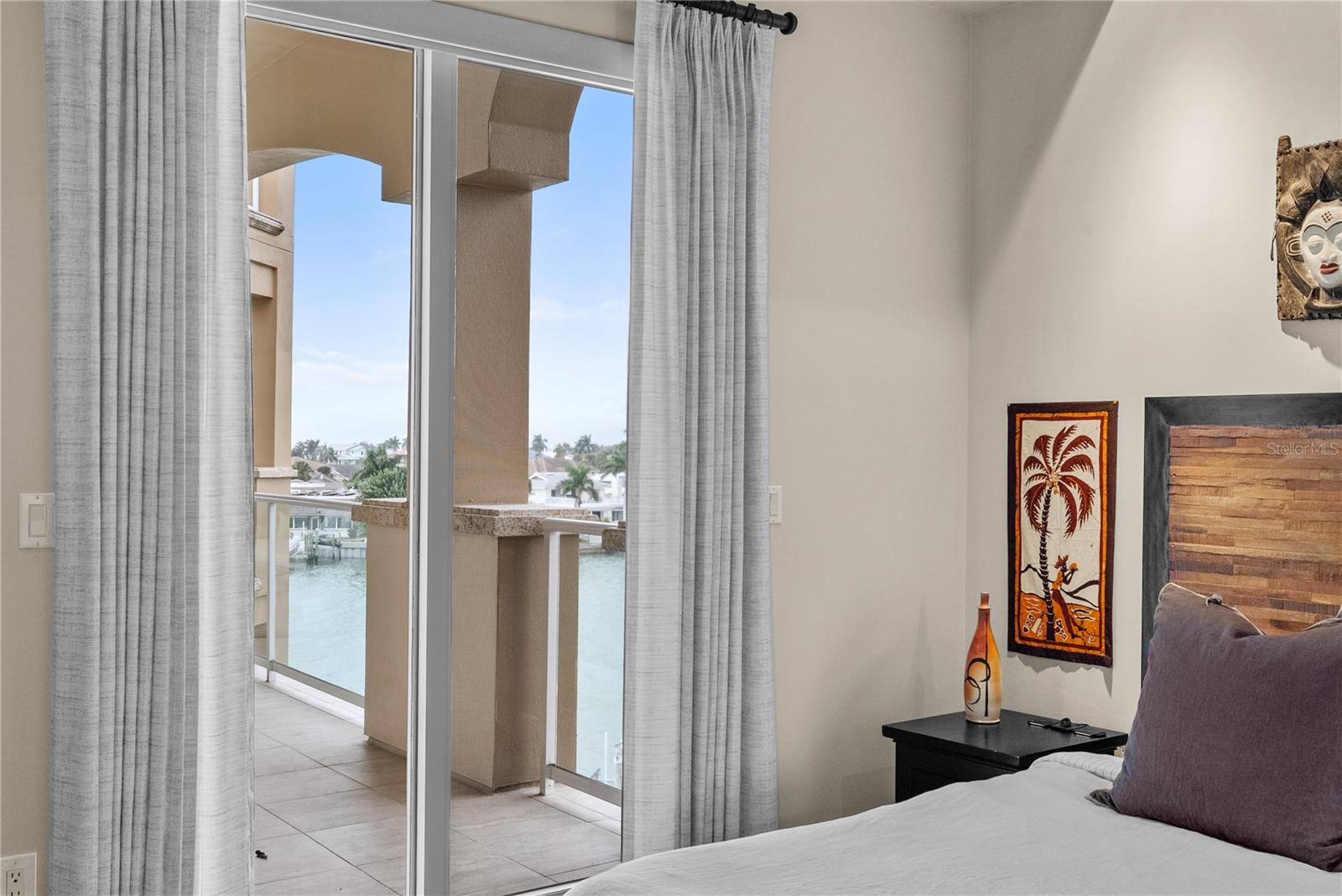 POINTE AT MARINA BAY CONDO THE - Residential