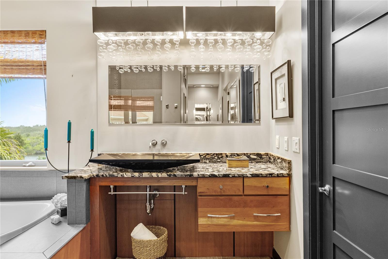 POINTE AT MARINA BAY CONDO THE - Residential