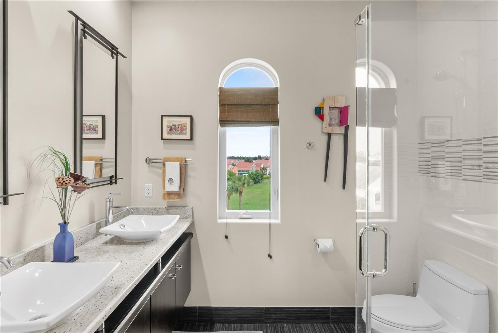 POINTE AT MARINA BAY CONDO THE - Residential