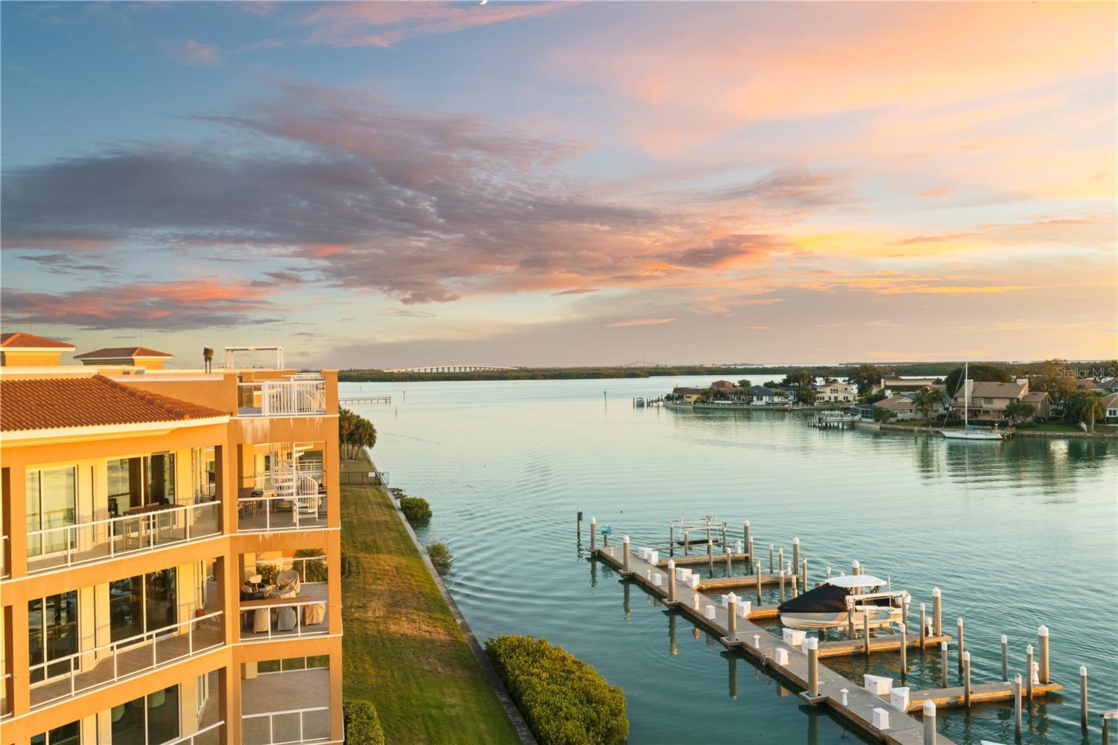 POINTE AT MARINA BAY CONDO THE - Residential