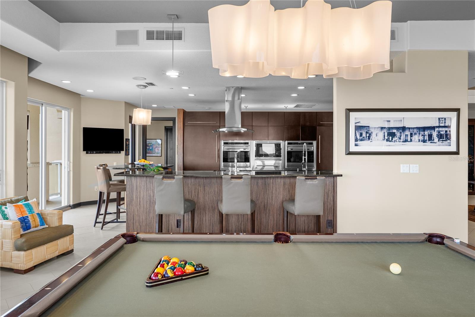 POINTE AT MARINA BAY CONDO THE - Residential