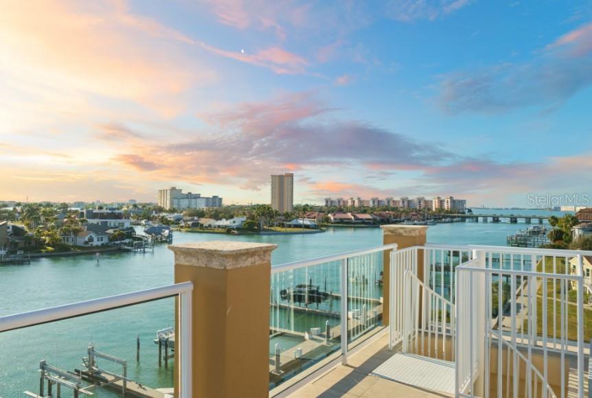 POINTE AT MARINA BAY CONDO THE - Residential