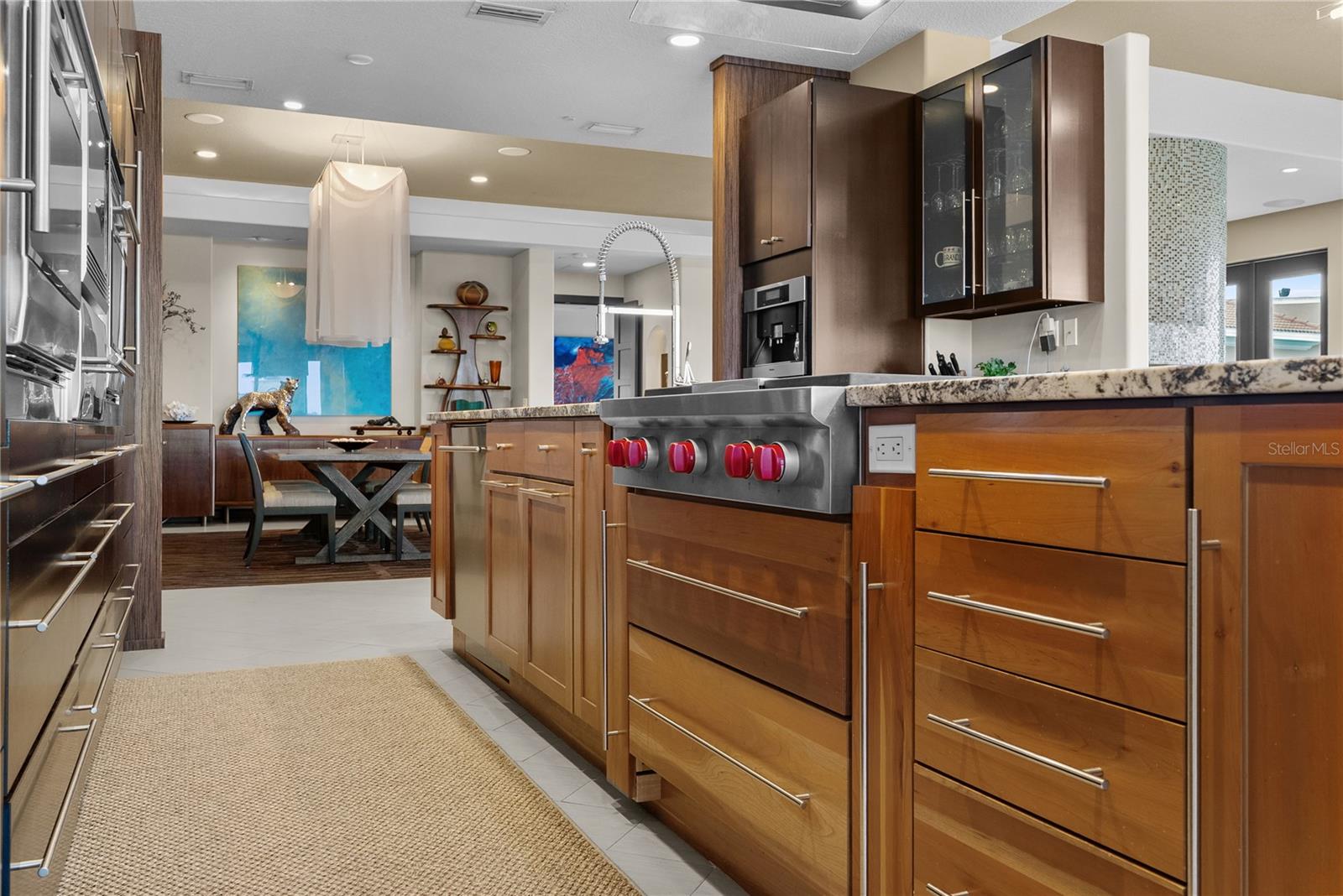 POINTE AT MARINA BAY CONDO THE - Residential