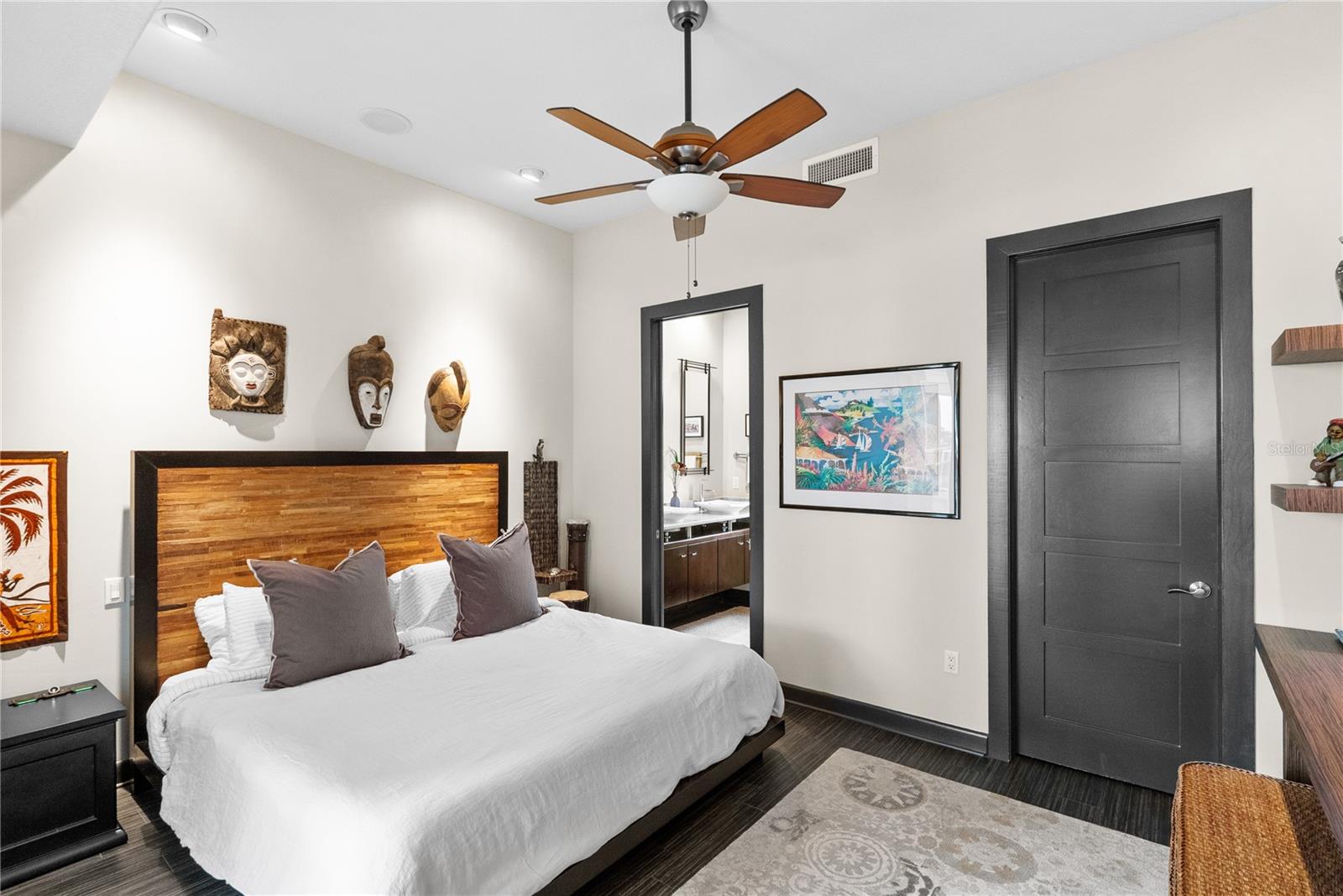 POINTE AT MARINA BAY CONDO THE - Residential