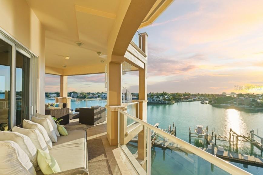 POINTE AT MARINA BAY CONDO THE - Residential