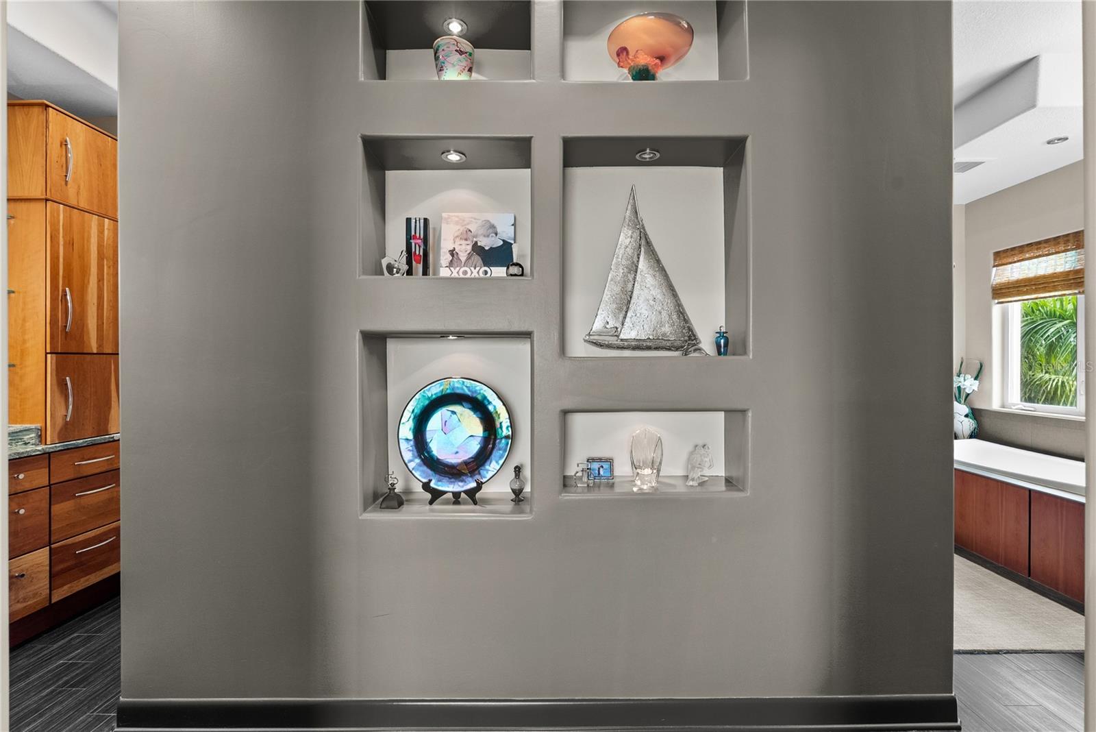 POINTE AT MARINA BAY CONDO THE - Residential