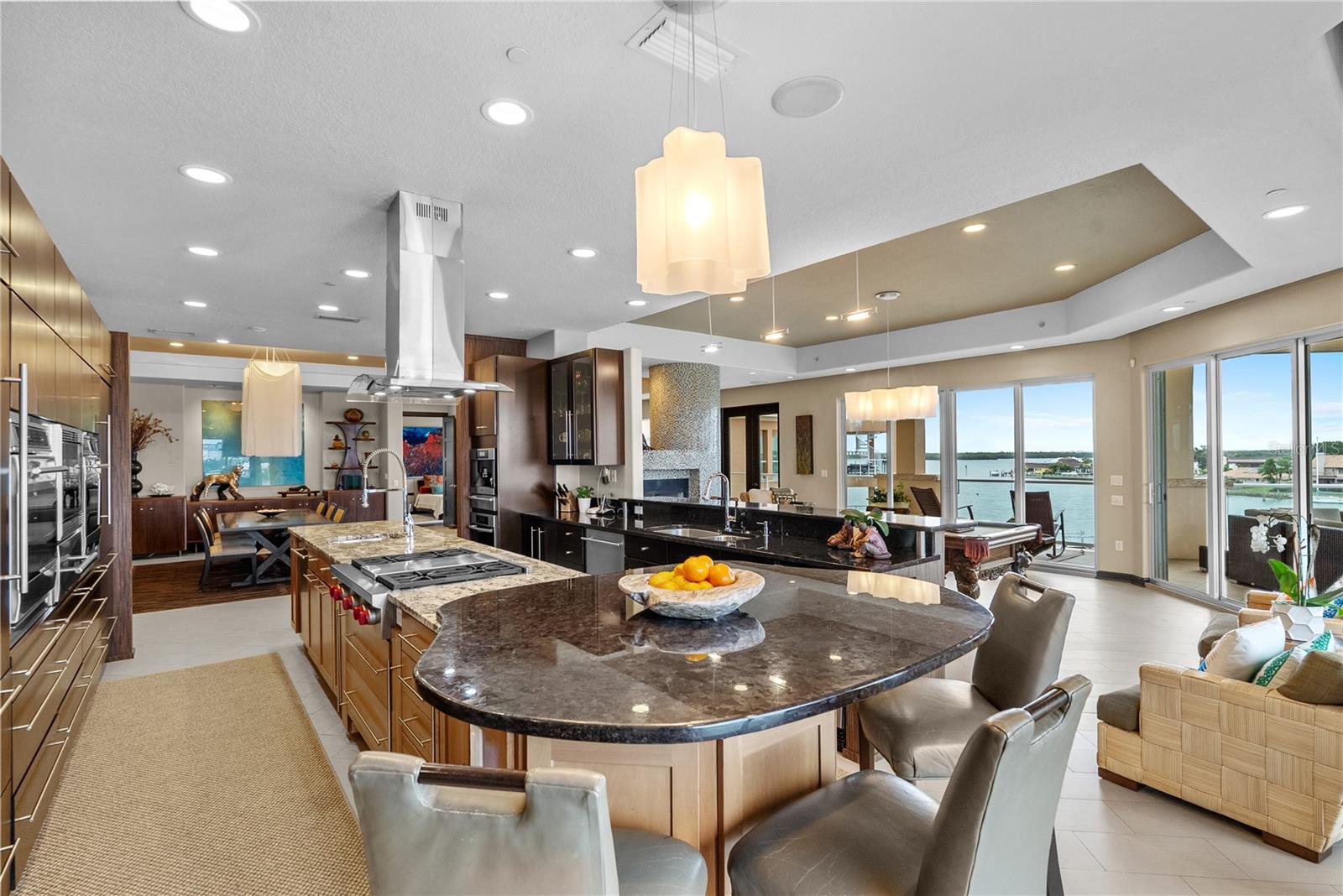 POINTE AT MARINA BAY CONDO THE - Residential