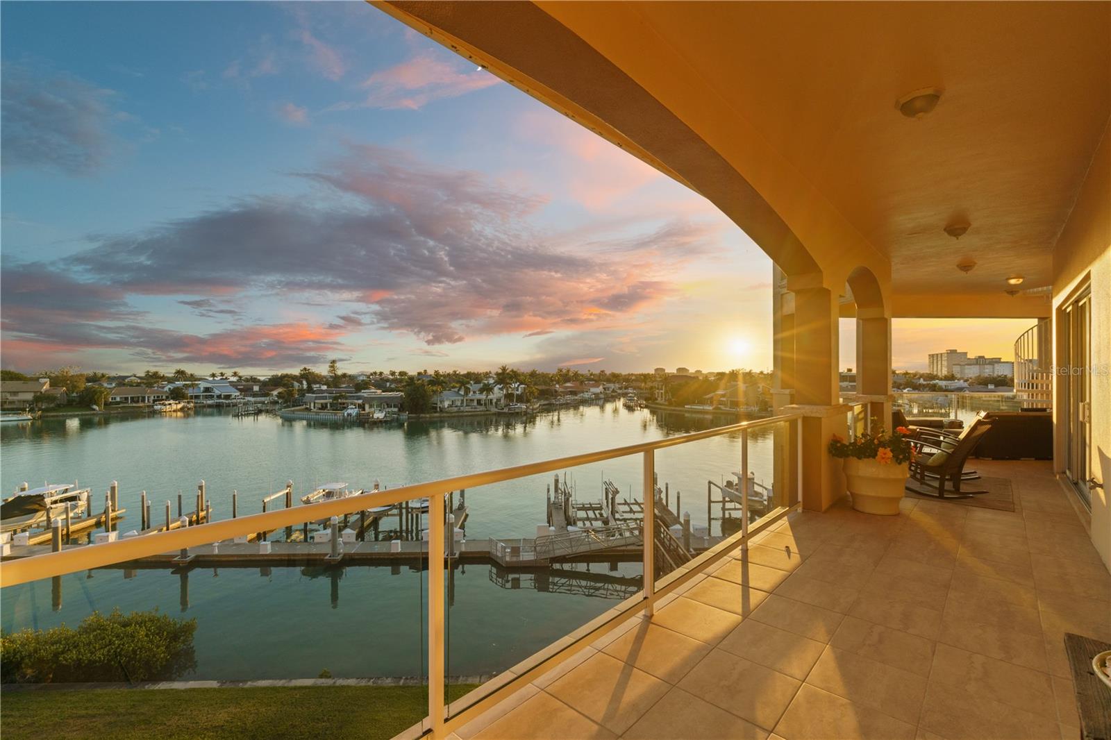 POINTE AT MARINA BAY CONDO THE - Residential