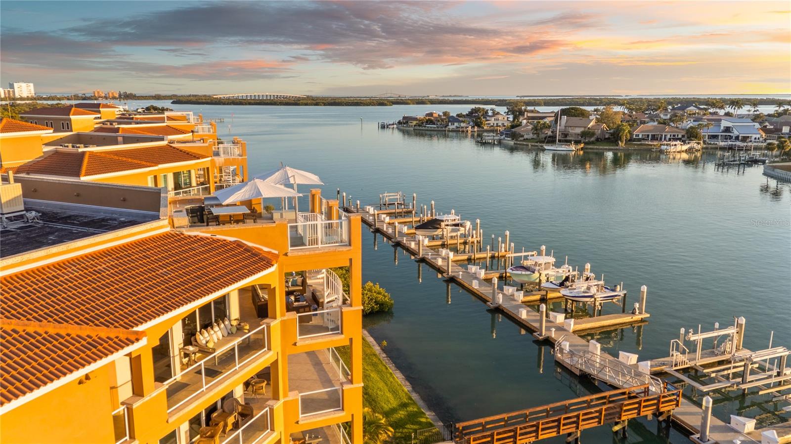 POINTE AT MARINA BAY CONDO THE - Residential