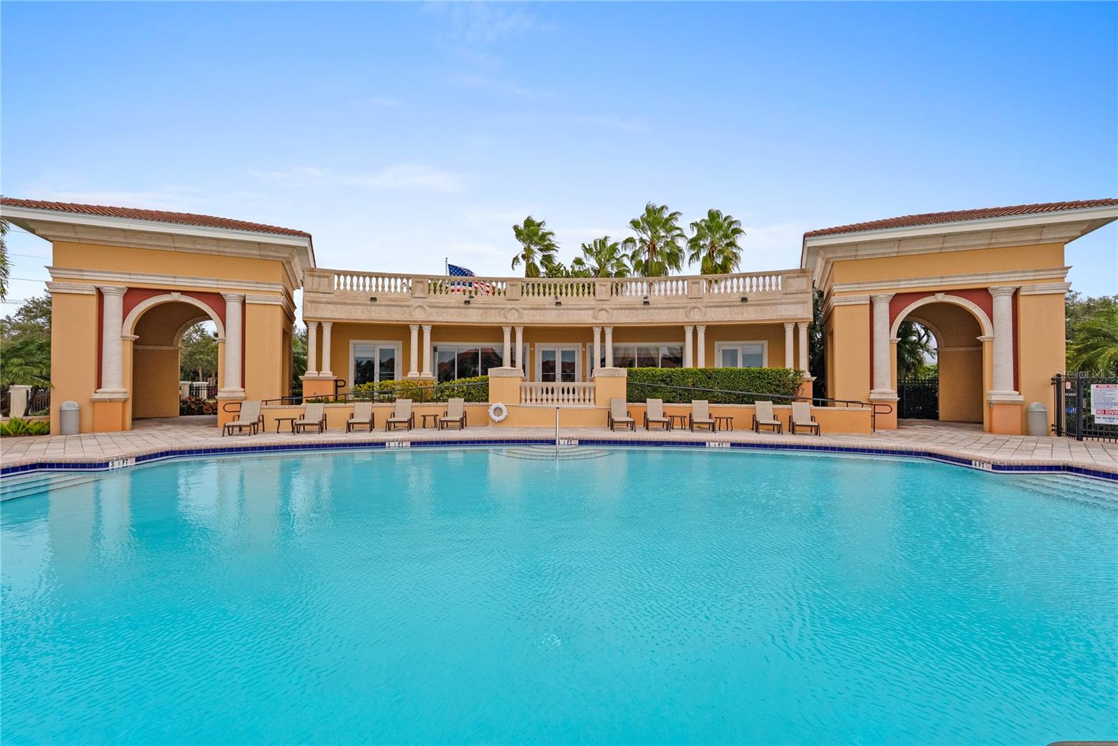 POINTE AT MARINA BAY CONDO THE - Residential